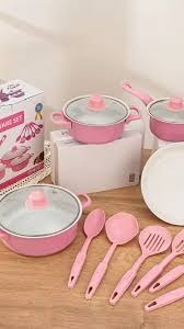 SET DE OLLAS Y JUEGO DE UTENCILIOS DE COCINA 13PZ ROSADA (12 UND X CAJA)