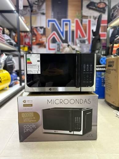 Microondas Inlec negro con plateado
